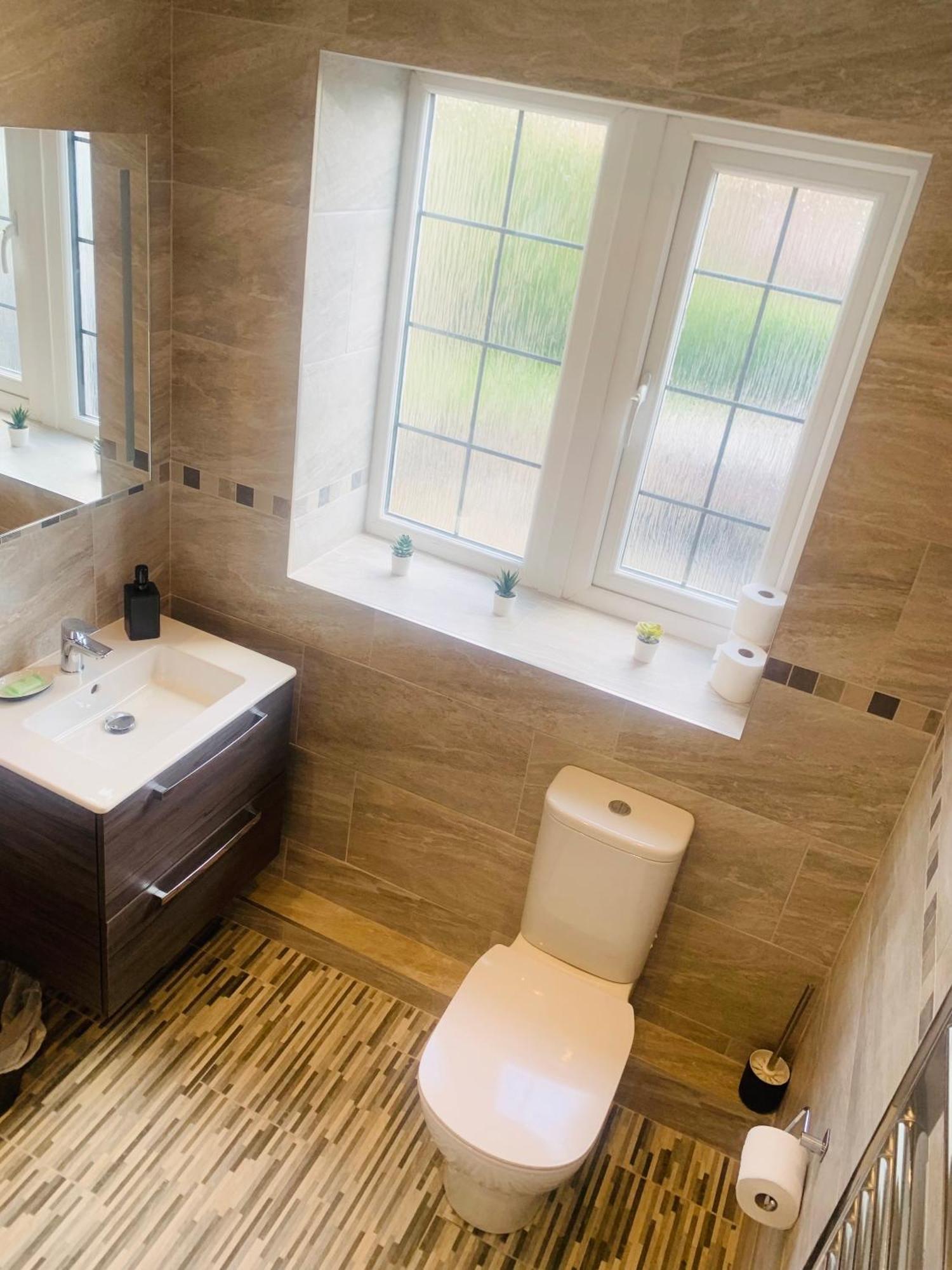 Newly Renovated, Modern 3 Bed Apartment Walmersley Экстерьер фото